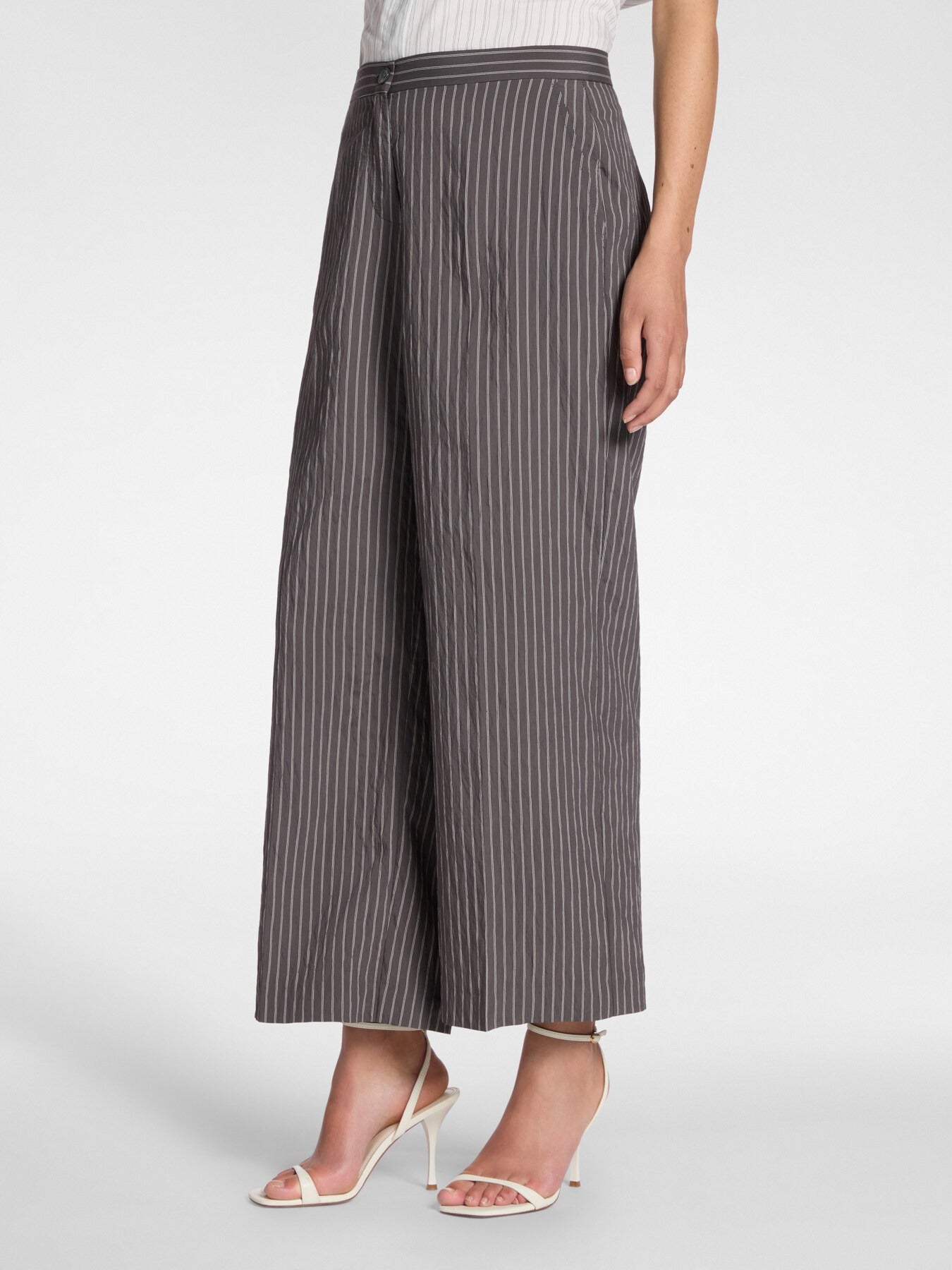 Pantaloni chinos gessati